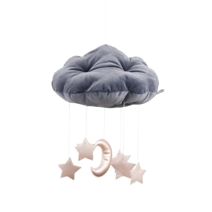 oblacik sivy 4 dadaboom sk <strong>Závesná dekorácia obláčika s mesiacom a hviezdičkami </strong>nad detskú postieľku<strong>,</strong> posteľ či detský kútik je elegantným doplnkom do každej detskej izby.