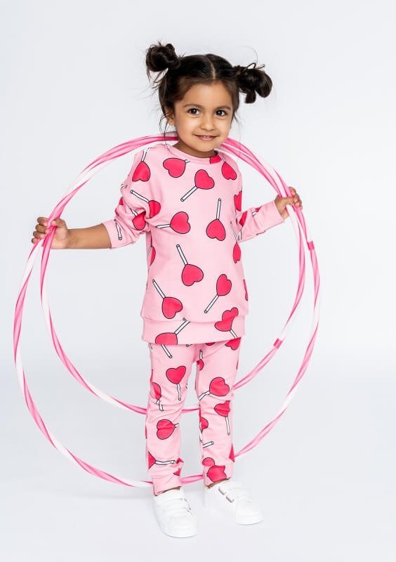 Ilovemilk detska mikina lizatka 1 dadaboom sk U nás nájdete <strong>detské oblečenie</strong>, ktoré vášmu dieťatku umožní byť samým sebou. Pohodlné detské outfity, ktoré budú vaše deti milovať.
