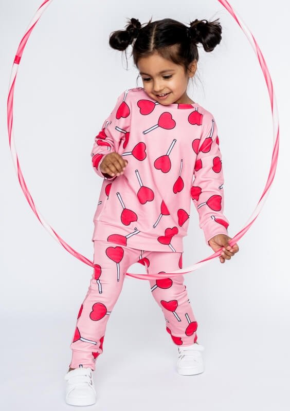Ilovemilk detska mikina lizatka 3 dadaboom sk U nás nájdete <strong>detské oblečenie</strong>, ktoré vášmu dieťatku umožní byť samým sebou. Pohodlné detské outfity, ktoré budú vaše deti milovať.