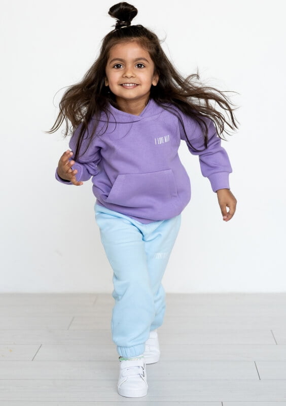 Ilovemilk detska mikina s kapucnou fialova dadaboom sk U nás nájdete <strong>detské oblečenie</strong>, ktoré vášmu dieťatku umožní byť samým sebou. Pohodlné detské outfity, ktoré budú vaše deti milovať.