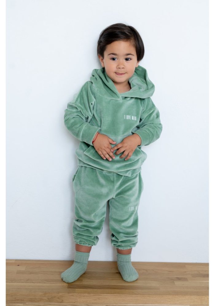 mikina velvet zelena dadaboom sk 1 <strong>Milujeme deti a milujeme módu</strong>. Aj naše najmenšie ratolesti sa chcú páčiť a mať vlastný štýl pohodlného oblečenia.